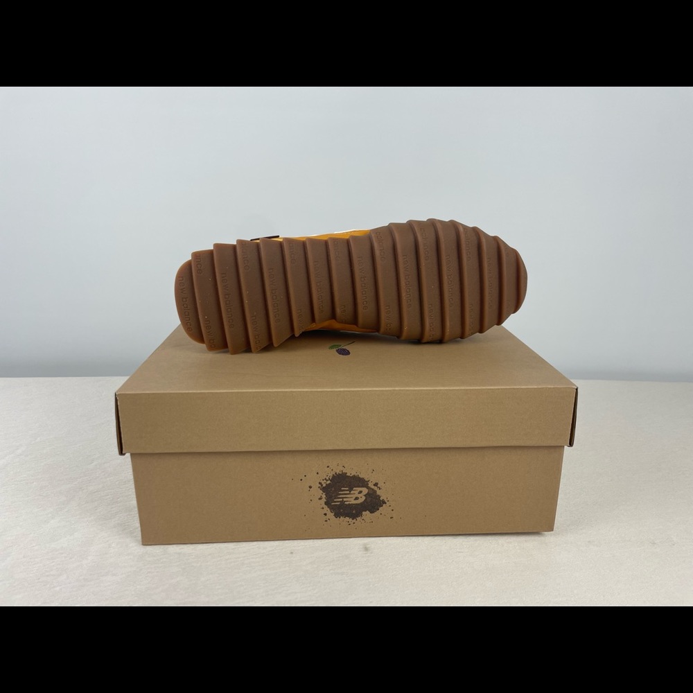 New Balance x Donald Glover RC30 Golden Hour Sneaker - Picture 2 of 8